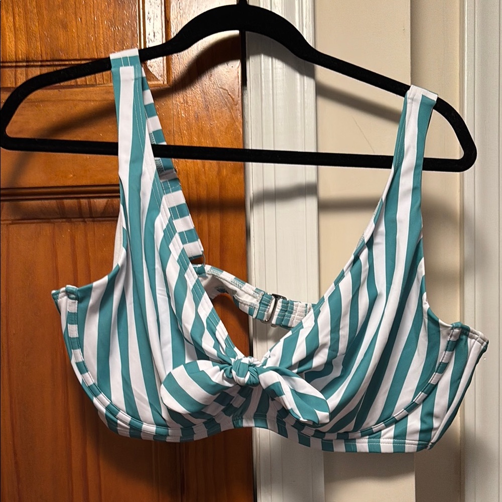 Swimsuits For All Green and White Bikini Top with Underwire Support